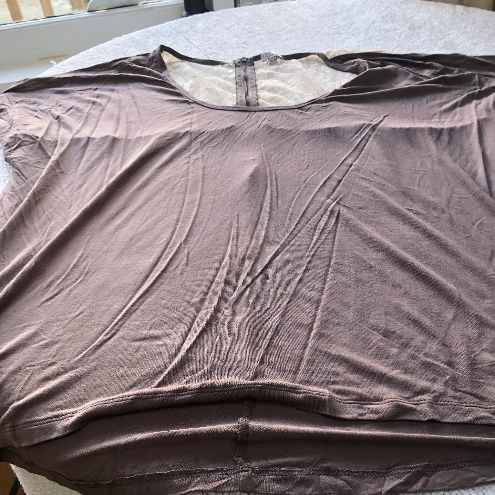 Kismet X-Large lightish brown top, beigh lace insert, zipper, shortish sleeves
